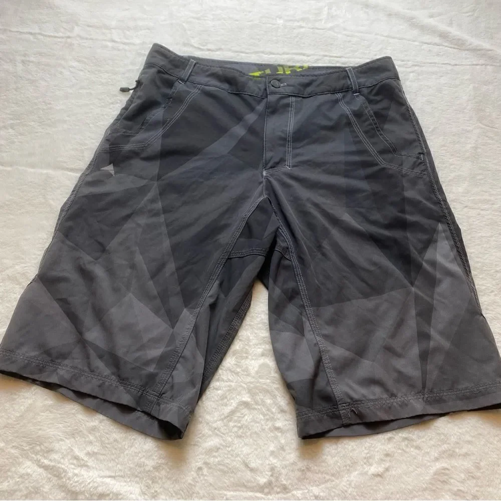 Altura Gray Tone Geo Design Shorts Size Medium